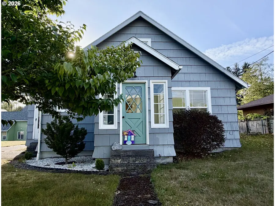815 SW Cedar Ave, Warrenton, OR 97146 - #3