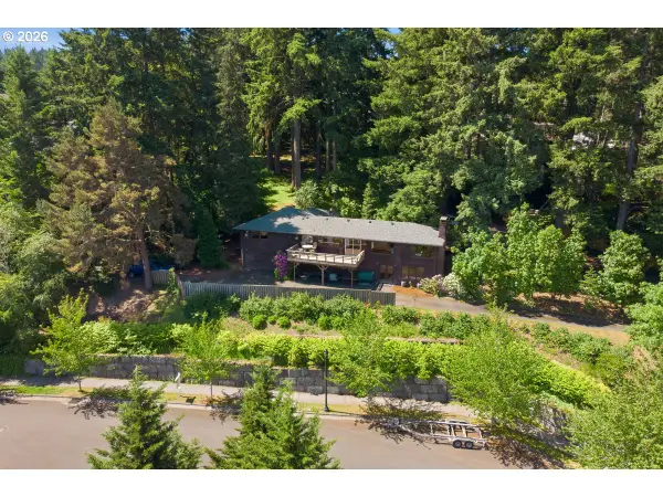17000 SW Nafus Ln, Beaverton, OR 97007