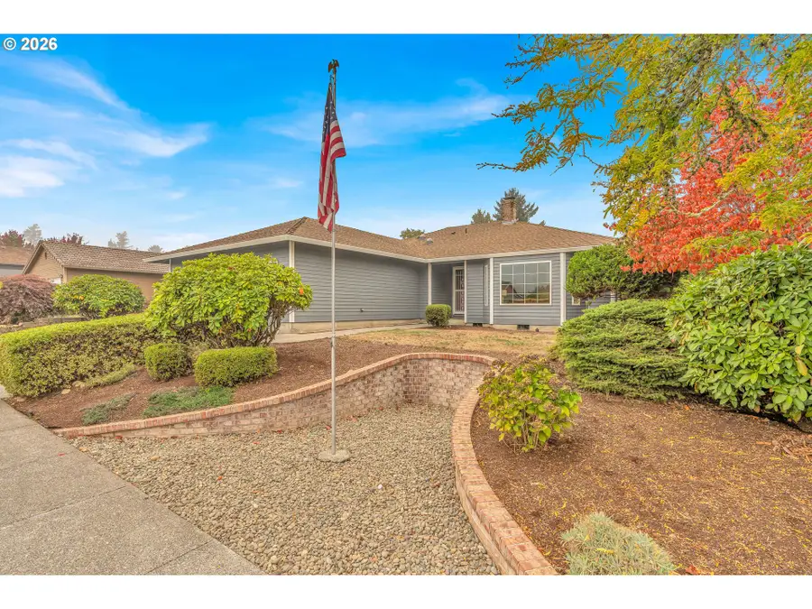 3885 SW 8th St, Gresham, OR 97030 - #2