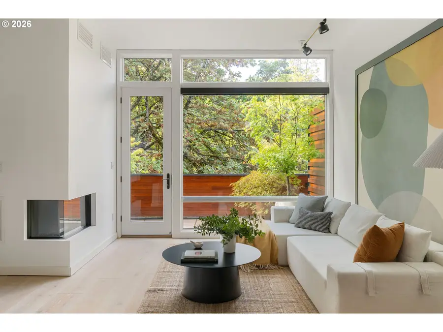 245 SW Meade St #C3, Portland, OR 97201 - #3