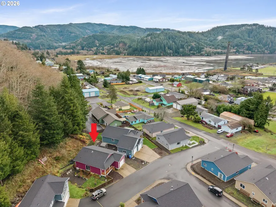 606 2nd St, Garibaldi, OR 97118 - #2