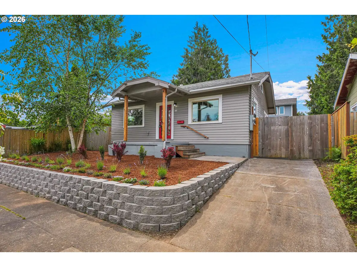 244 NE Buffalo St, Portland, OR 97211 - #1