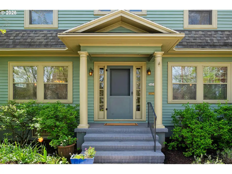 3434 NE Peerless Pl, Portland, OR 97232 - #3