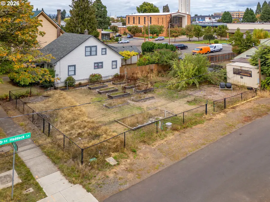 331 SE Walnut St, Hillsboro, OR 97123 - #2