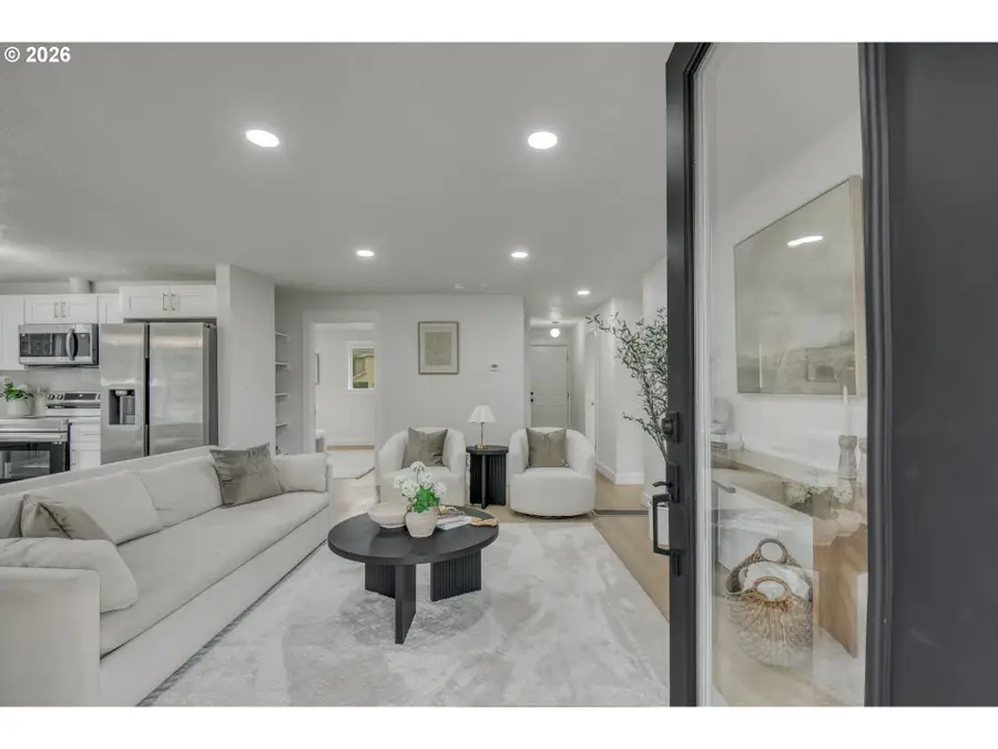 3016 SE 87th Ave, Portland, OR 97266 - #2