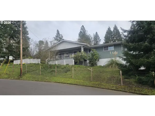 1123 SE Hawthorne Dr, Roseburg, OR 97470