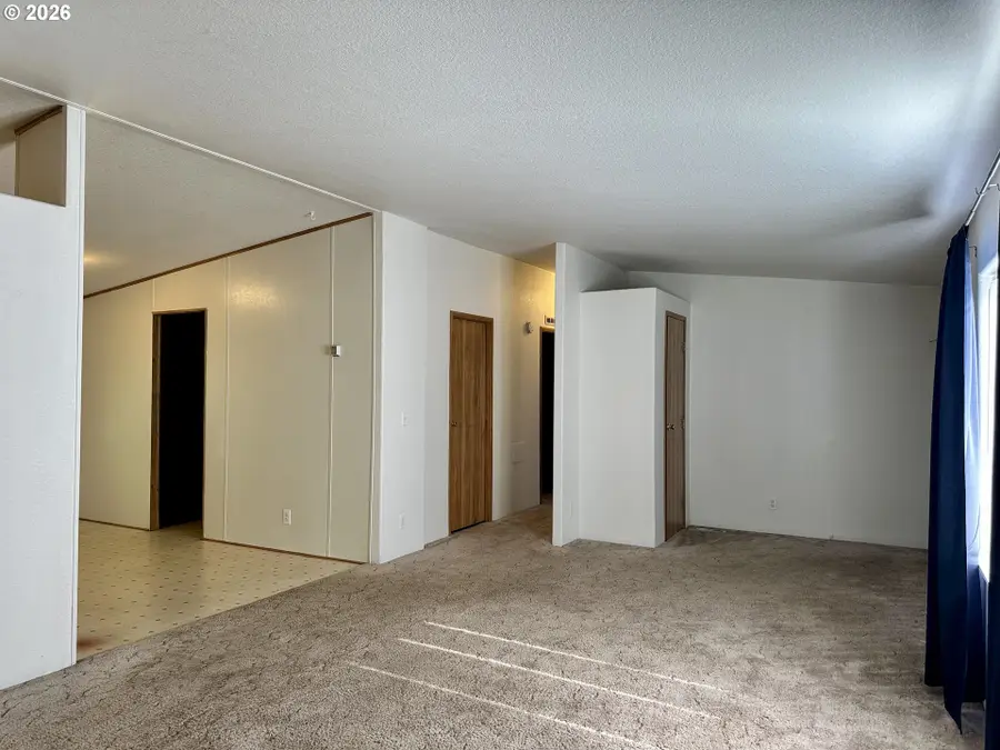 303 Lane Ave, La Grande, OR 97850 - #2
