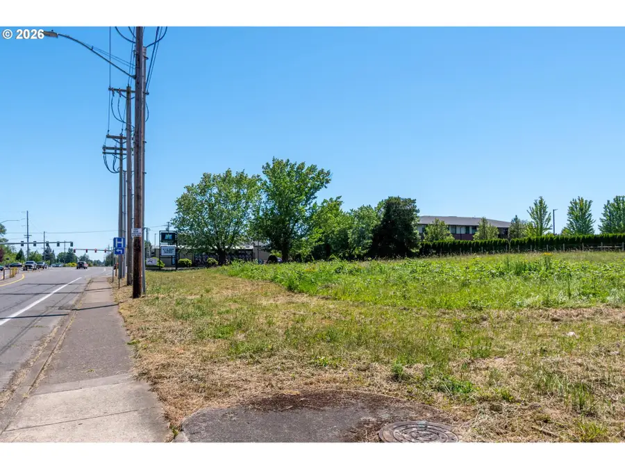 3200 E Haworth Ave, Newberg, OR 97132 - #3