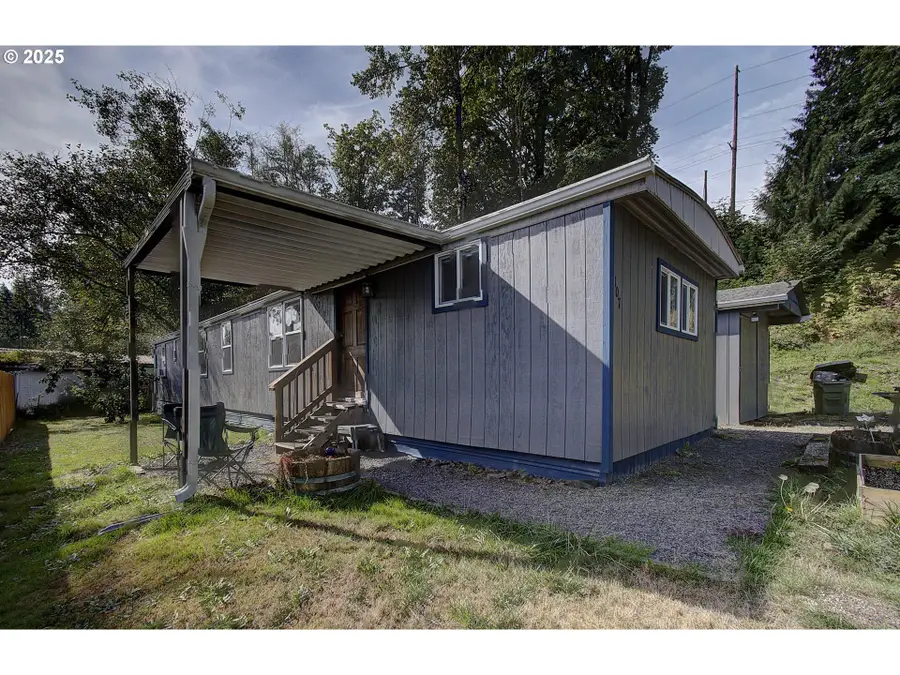 107 Guinevere Ct, Castle Rock, WA 98611 - Image #2