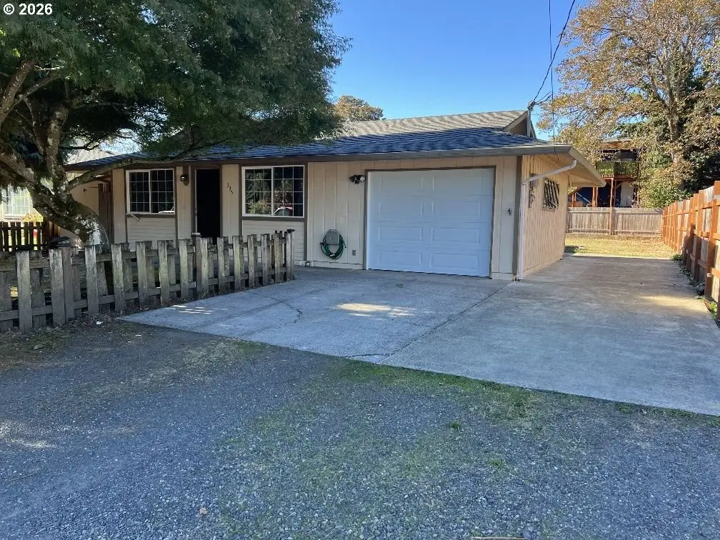 335 S 9th St, Saint Helens, OR 97051 - #1
