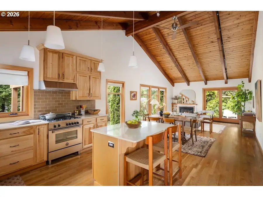 4935 SW Marigold St, Portland, OR 97219 - #2