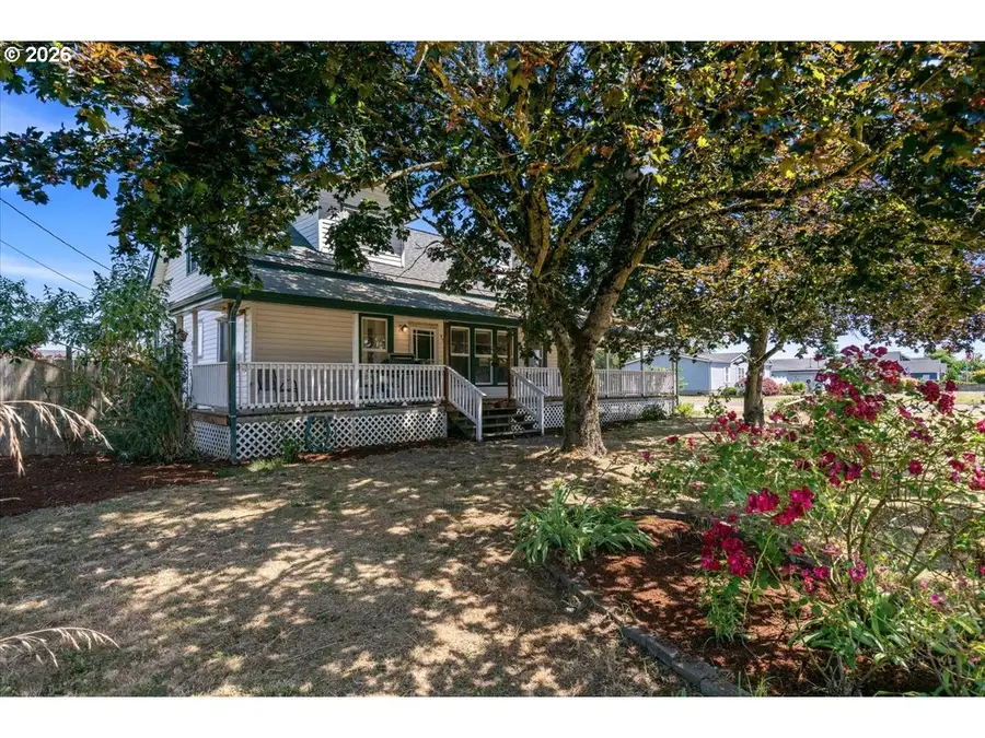 90 E B St, Halsey, OR 97348 - #3