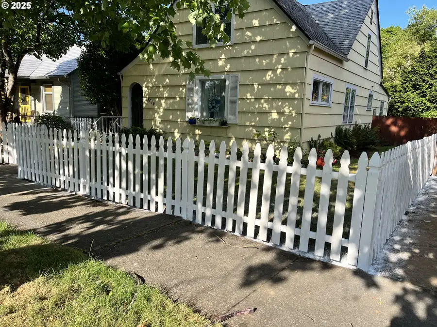 2014 E St, Vancouver, WA 98663 - Image #2