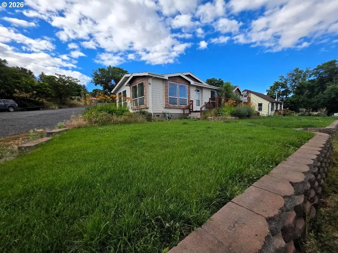 624 Dufur Ave, Maupin, OR 97037 - #1