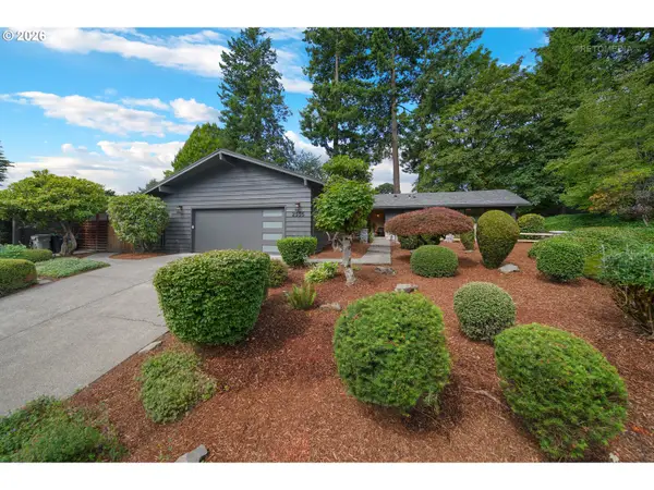 2335 SW Imperial Ct, Portland, OR 97225