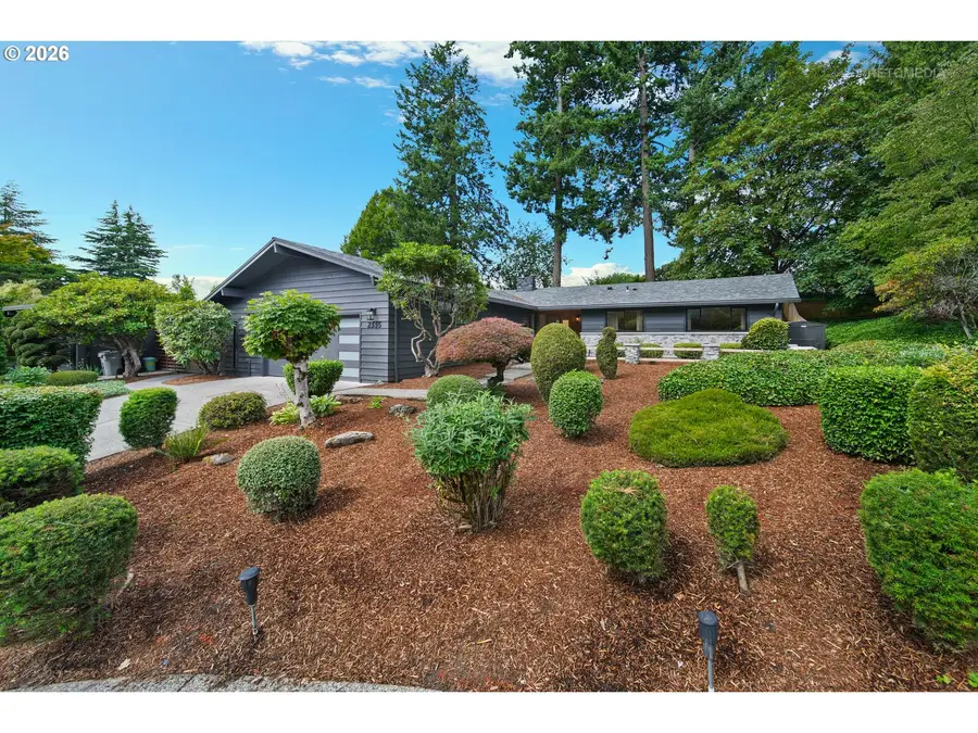 2335 SW Imperial Ct, Portland, OR 97225 - #2