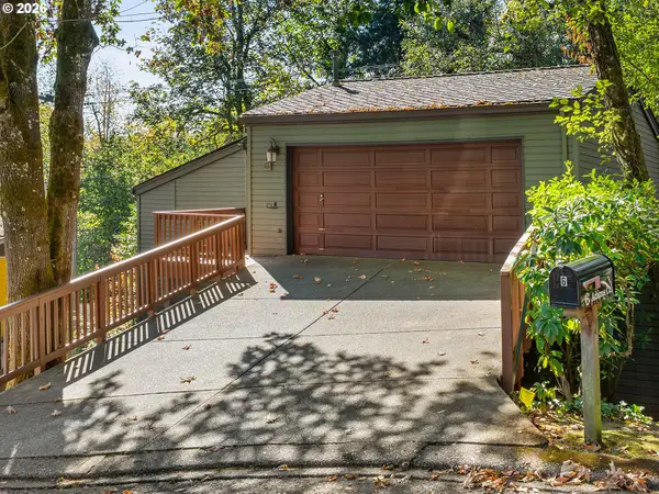 6 Adams Ct, LakeOswego, OR 97035