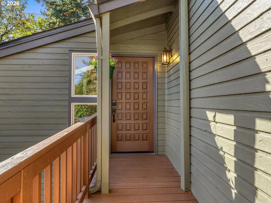 6 Adams Ct, Lake Oswego, OR 97035 - #3
