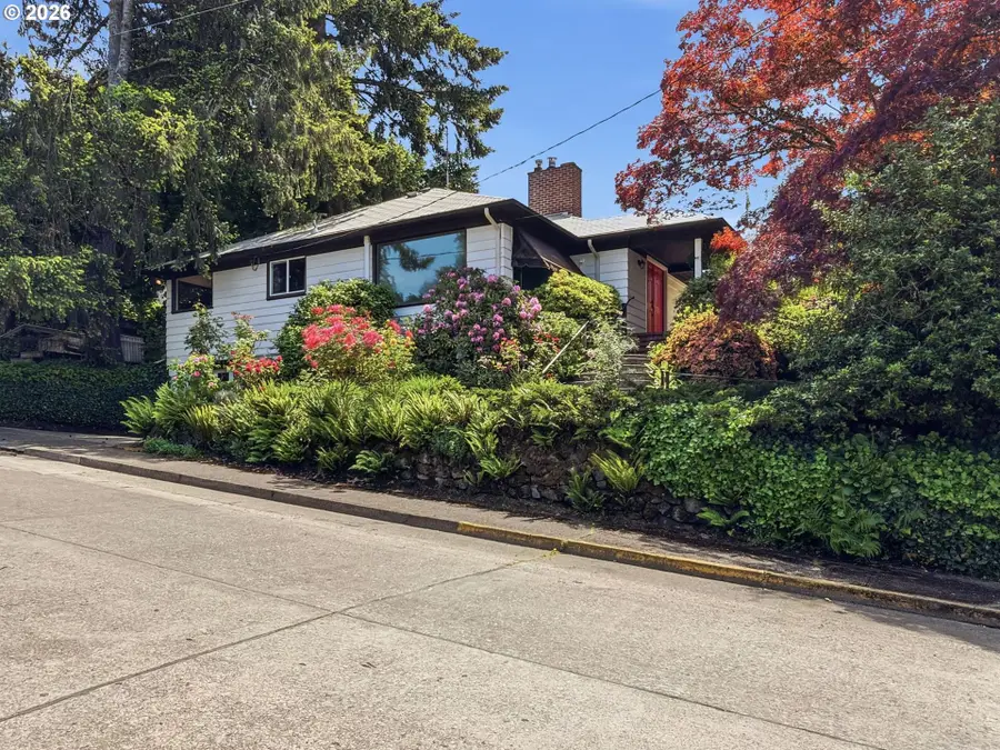 2473 Columbia St, Eugene, OR 97403 - #2