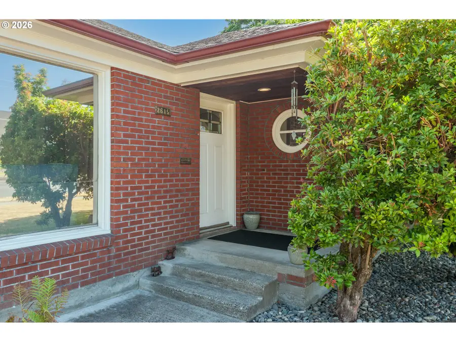 2615 Ocean Beach Hwy, Longview, WA 98632 - #3