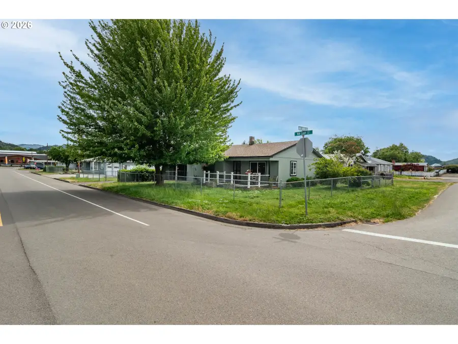 66 NW Cary St, Winston, OR 97496 - #2