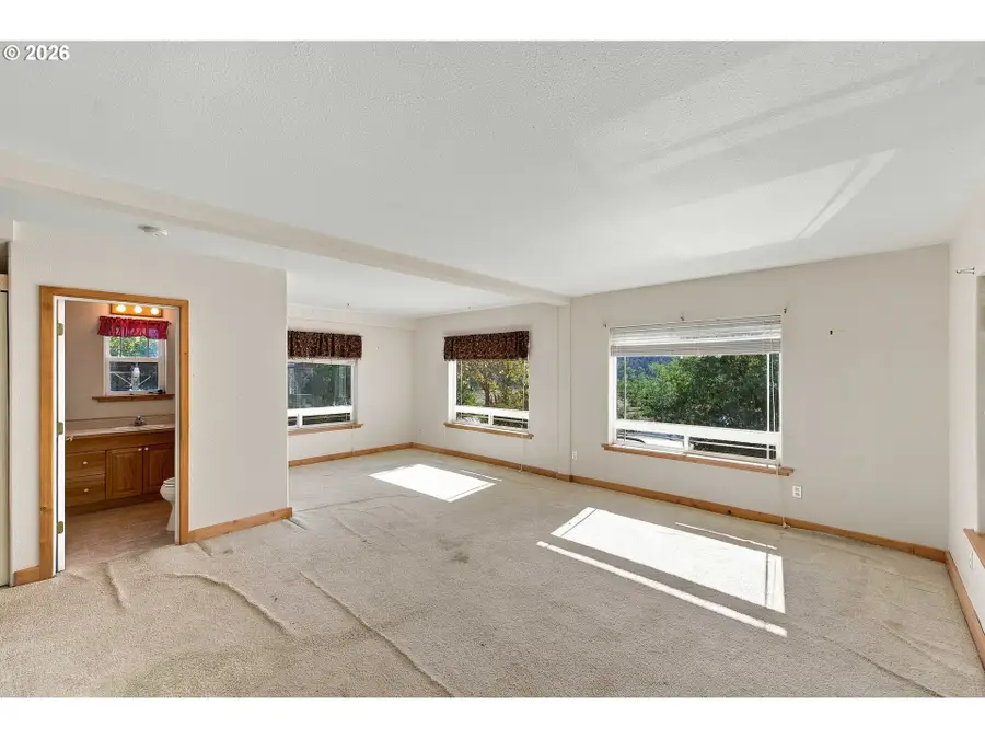 1232 S 12th St, Coos Bay, OR 97420 - #3