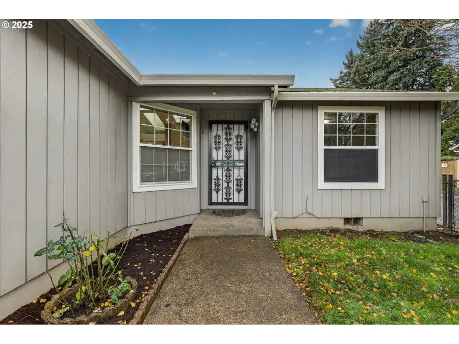 5118 NE Jarrett St, Portland, OR 97218 - Image #3