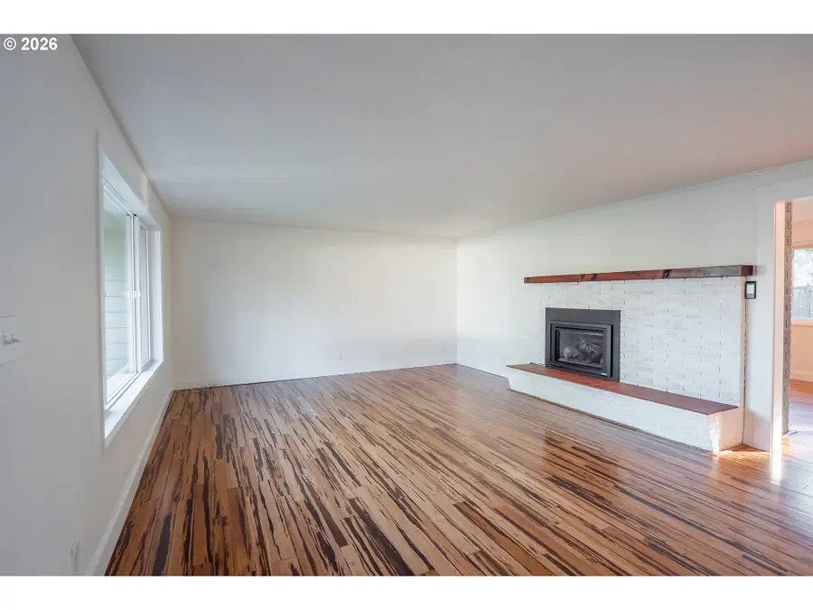 2668 Jeppesen Acres Rd, Eugene, OR 97401 - #2