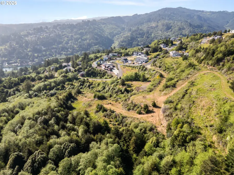 Dale Ct #2, Brookings, OR 97415 - #2