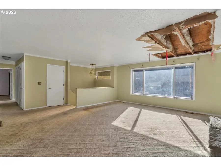 1645 SW 27th St, Gresham, OR 97080 - #3