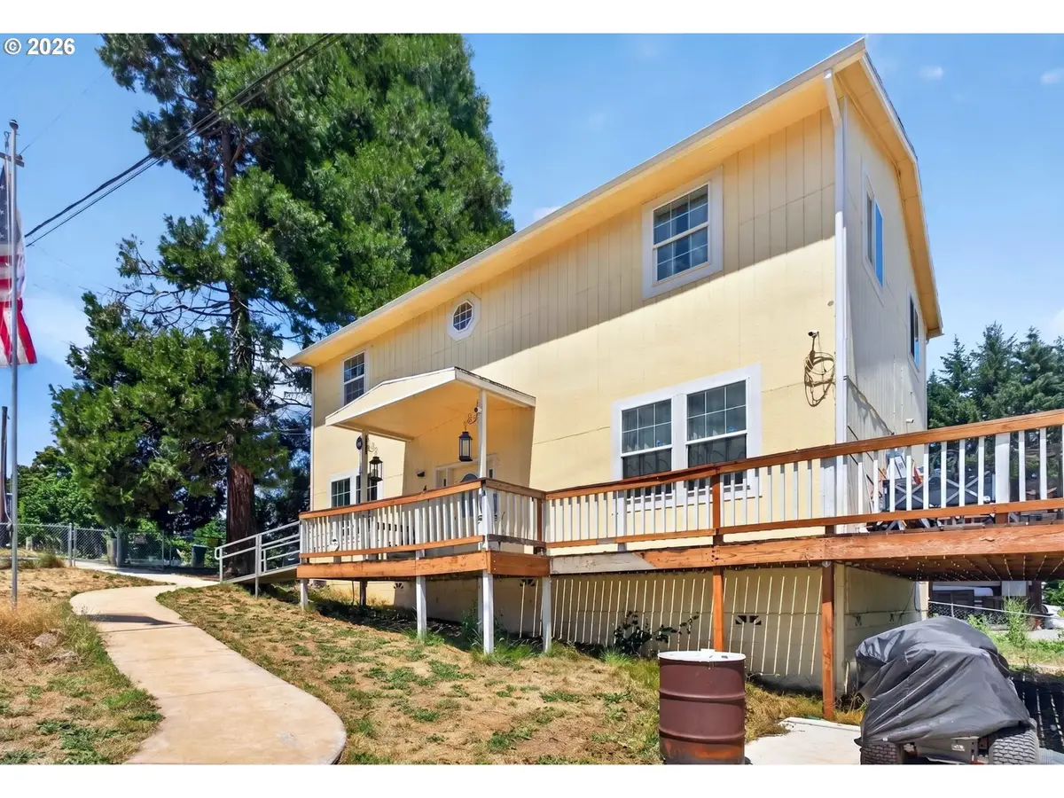 459 Lydia St, Yoncalla, OR 97499 - #1