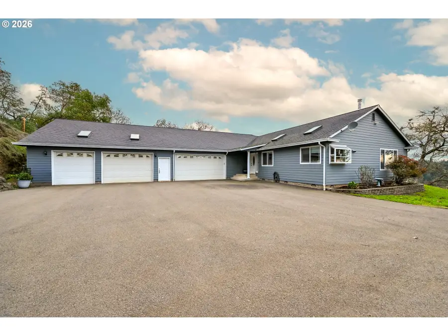 658 Ryan Heights Ln, Roseburg, OR 97470 - Image #2