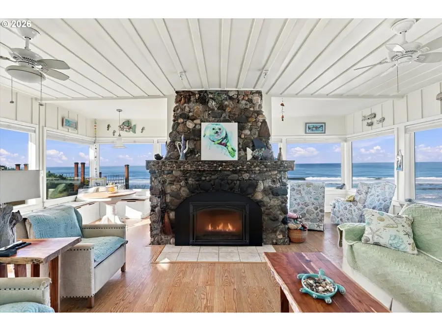 1093 NW 8th St, Lincoln City, OR 97367 - #3