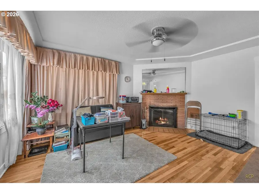 240 NE 80th Ave, Portland, OR 97213 - #2