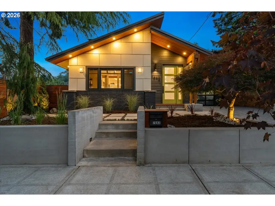 7642 SE Harrison St, Portland, OR 97215 - #2