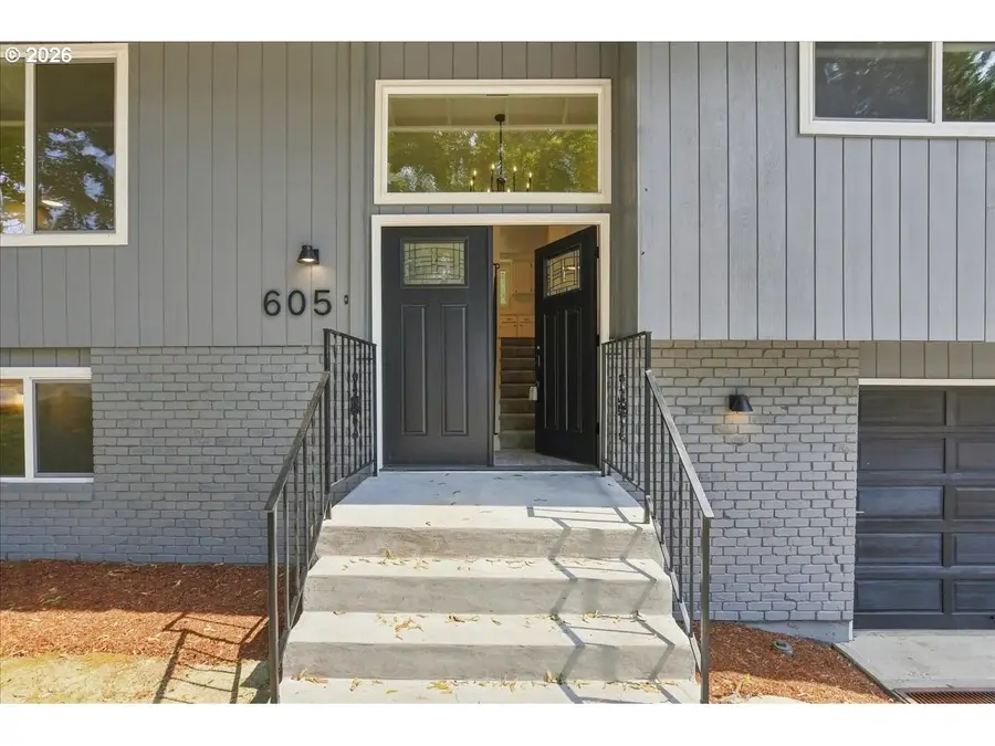 605 NE 8th Ave, Battle Ground, WA 98604 - #2