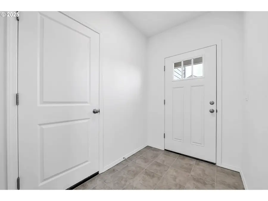 1171/1173 S 43rd Pl, Springfield, OR 97478 - #3