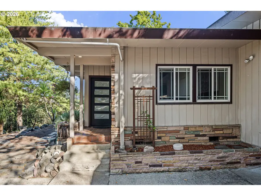 1157 SE Kane St, Roseburg, OR 97470 - #2