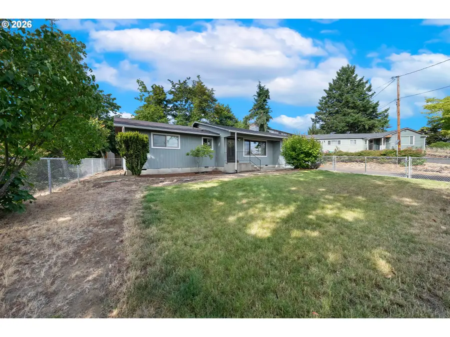 2873 W Langenberg Ave, Roseburg, OR 97471 - #2
