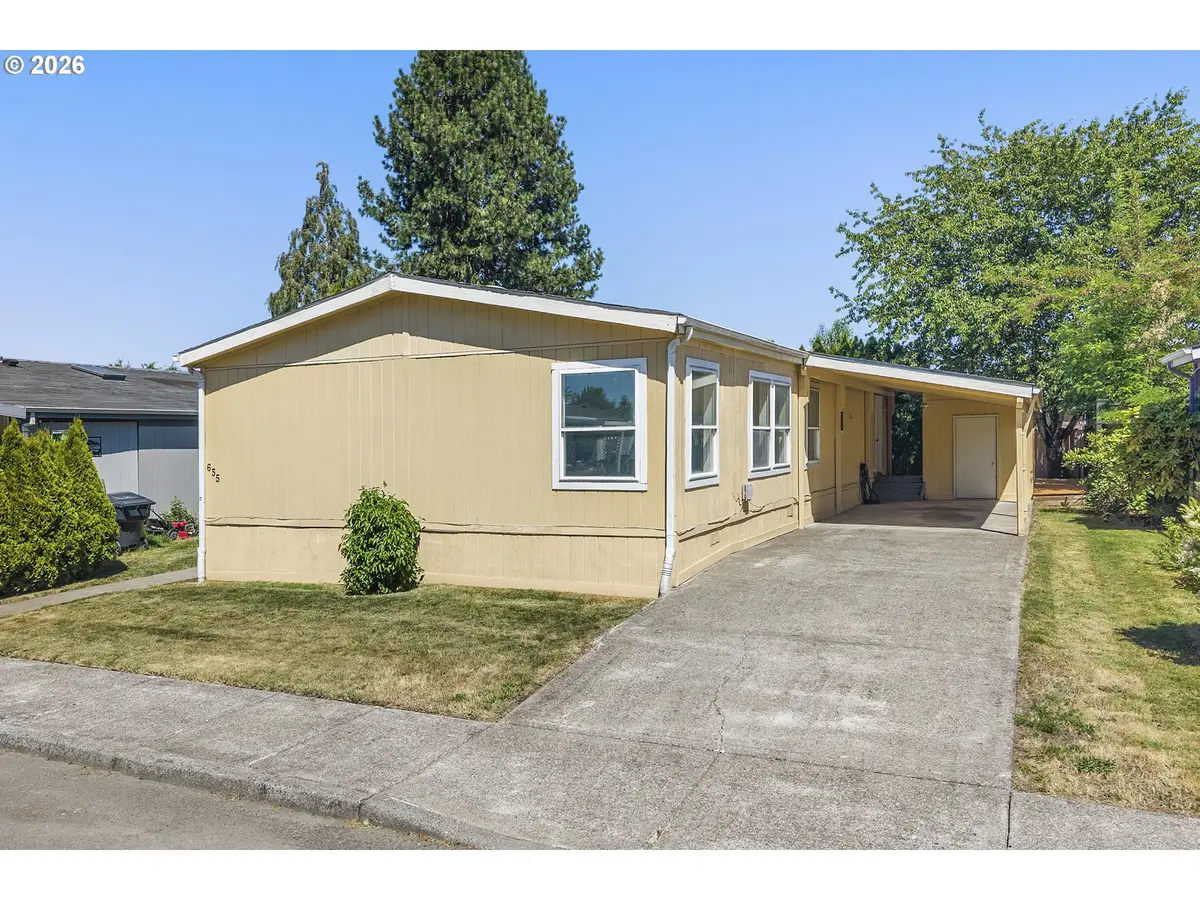 655 Village Dr, Molalla, OR 97038 - #1