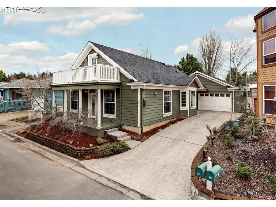 872 NE Pacific Dr, Fairview, OR 97024 - #2