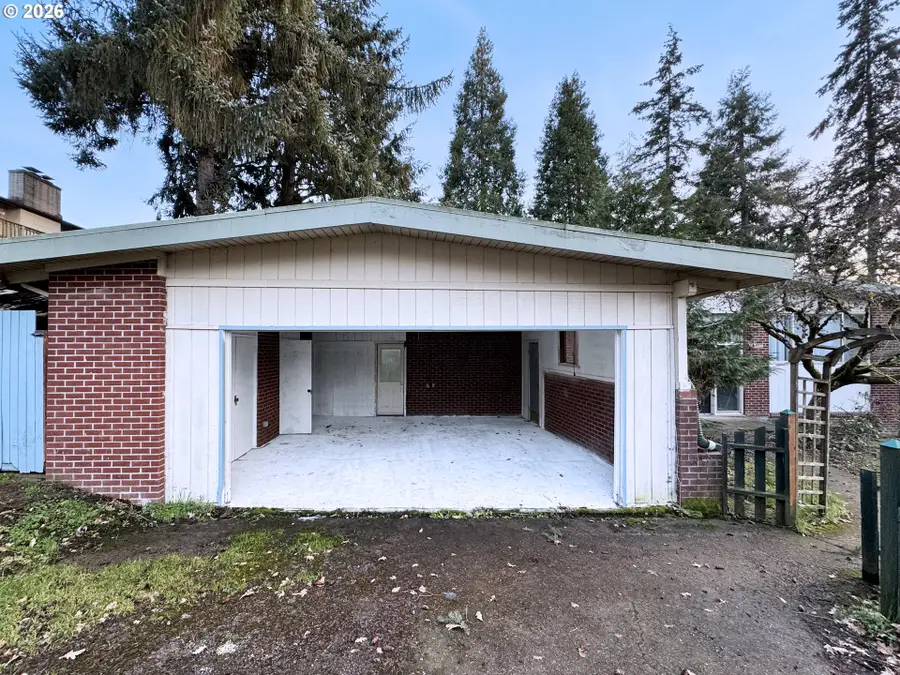 1180 E 37th Ave, Eugene, OR 97405 - #3