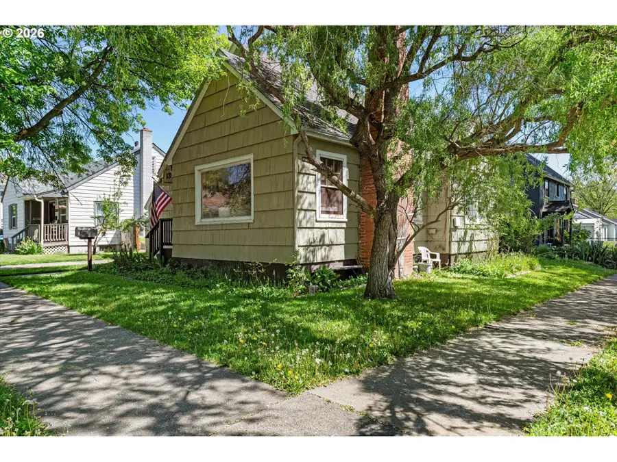 1301 6th St, La Grande, OR 97850 - #2