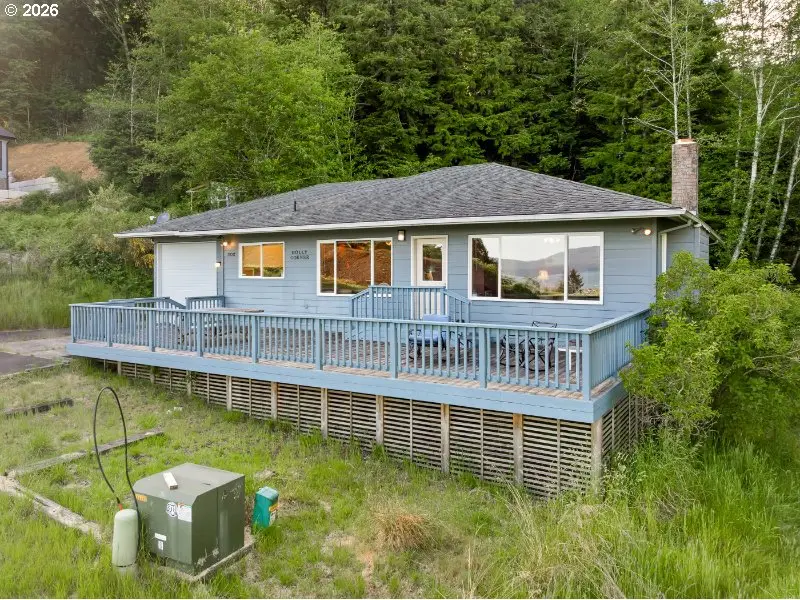 302 Holly Ave, Garibaldi, OR 97118 - #2