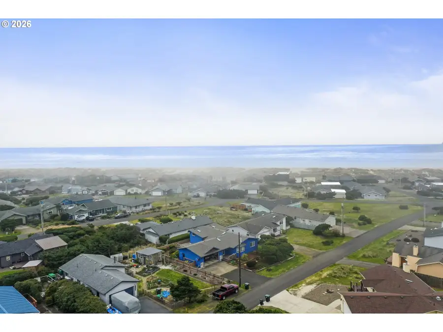 2605 NW Parker Ave, Waldport, OR 97394 - #3