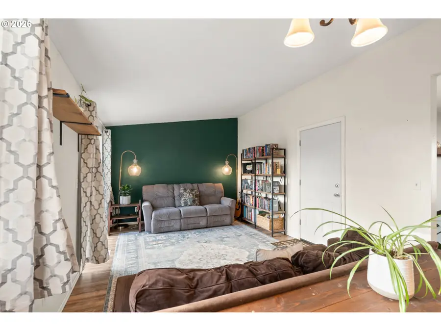 290 NE First St, Irrigon, OR 97844 - #3