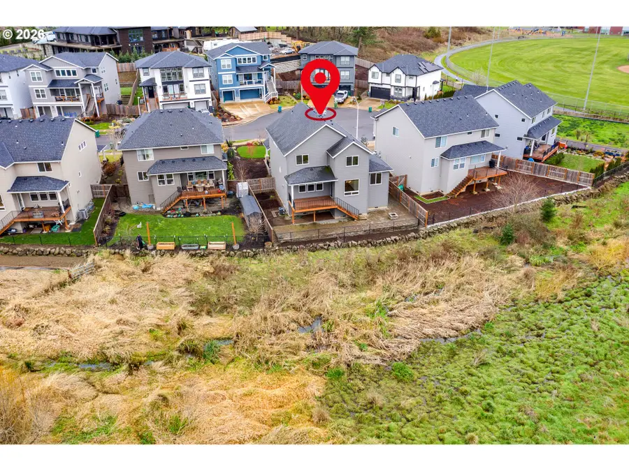 205 W Taylor Ct, Newberg, OR 97132 - Image #2