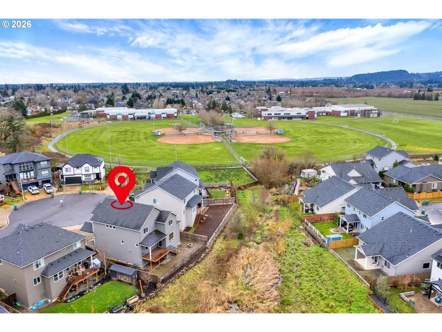 205 W Taylor Ct, Newberg, OR 97132 - Image #3