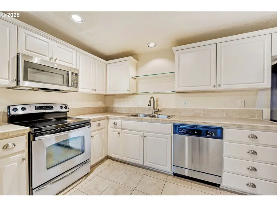 8904 NE Brentford Way, Hillsboro, OR 97006 - #3