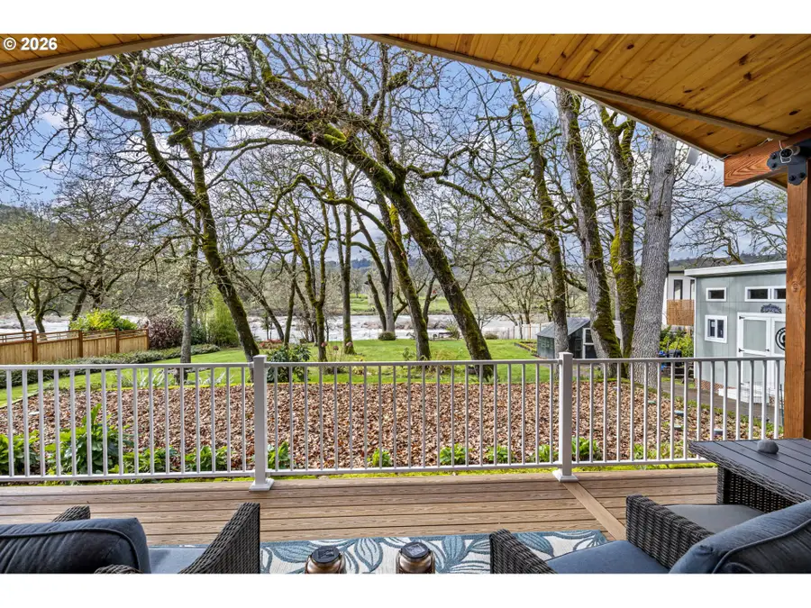 692 Echo Dr, Roseburg, OR 97470 - Image #3